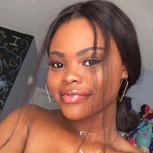 Meet your Posher, Kaitlyn